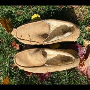 Ugg slippers men’s size 12